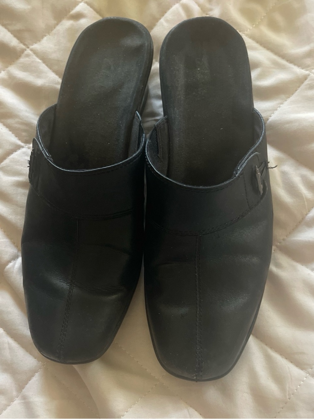 Clarks women’s Black Slip-On Leather Mules with square toes.  Size 9